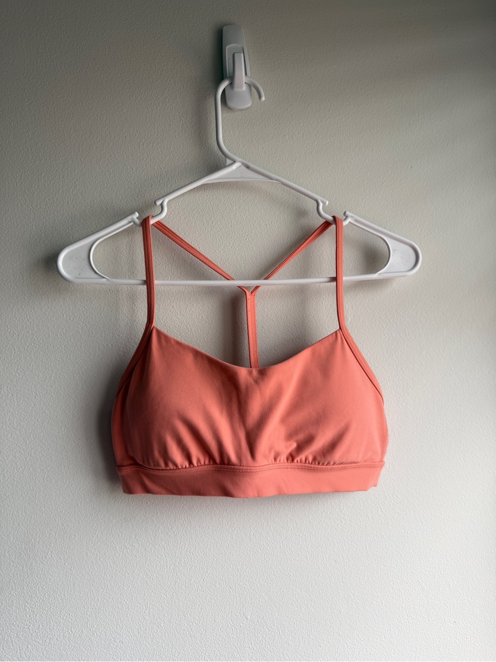 Lululemon Peach Racerback Sports Bra Size Unknown (Est Size 4)
